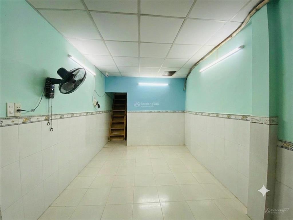 3,5 tỷ  nhà nở hậu, có phòng ngủ tầng trệt, tiện di chuyển lên trung tâm  mua giữ tiền