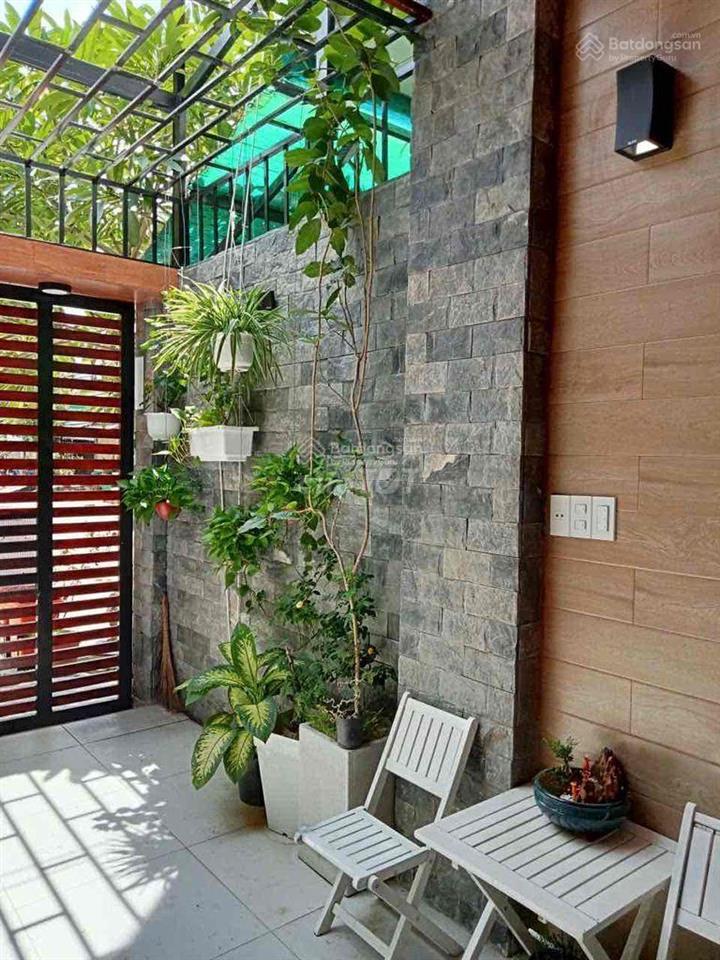 Bán gấp nhà mặt tiền 4.5m x 20m 4 tầng đường 12m view công viên 11.5tỷ kdc nam hùng vương