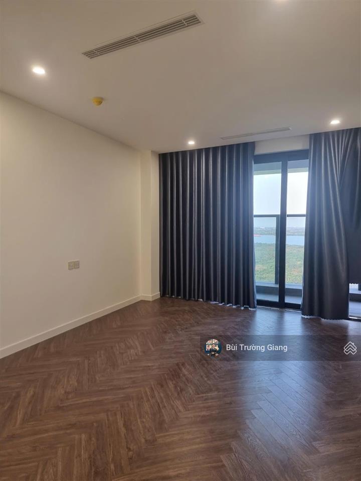 Cho thuê căn hộ 2pn 122m2, giá tốt 15tr/th , vô cùng rộng rãi, noble crystal riverside