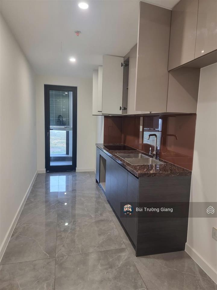 Cho thuê căn hộ 2pn 122m2, giá tốt 15tr/th , vô cùng rộng rãi, noble crystal riverside
