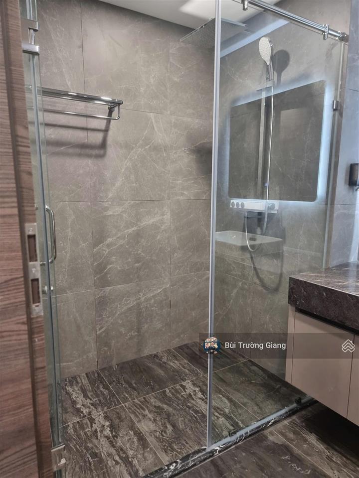 Cho thuê căn hộ 2pn 122m2, giá tốt 15tr/th , vô cùng rộng rãi, noble crystal riverside