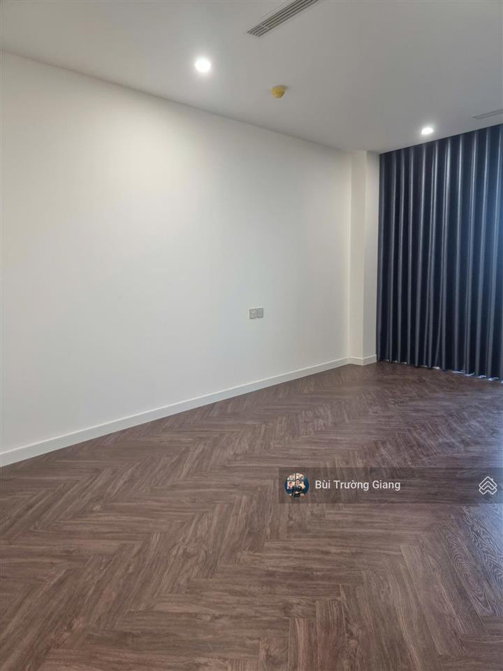 Cho thuê căn hộ 2pn 122m2, giá tốt 15tr/th , vô cùng rộng rãi, noble crystal riverside