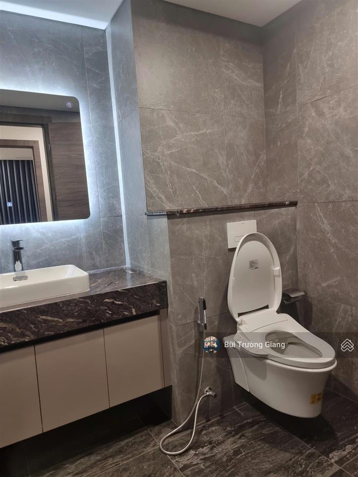 Cho thuê căn hộ 2pn 122m2, giá tốt 15tr/th , vô cùng rộng rãi, noble crystal riverside
