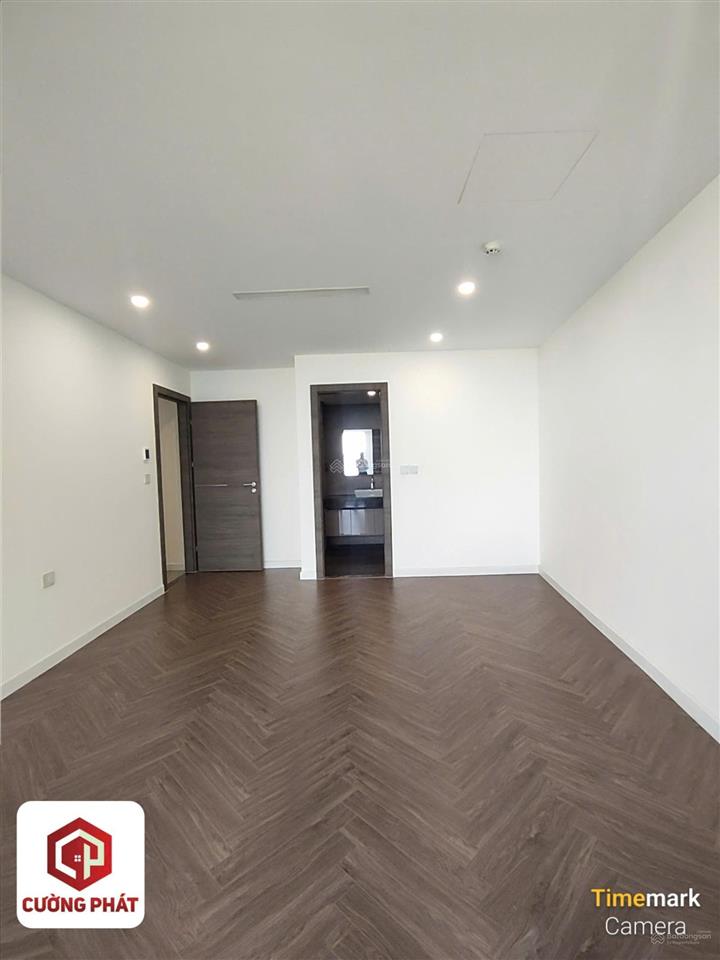 Cho thuê noble crystal riverside 2pn +1  129m2  giá 15tr/th miễn phí quản lí, tầng cao