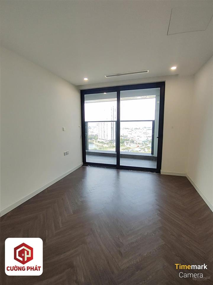 Cho thuê noble crystal riverside 2pn +1  129m2  giá 15tr/th miễn phí quản lí, tầng cao