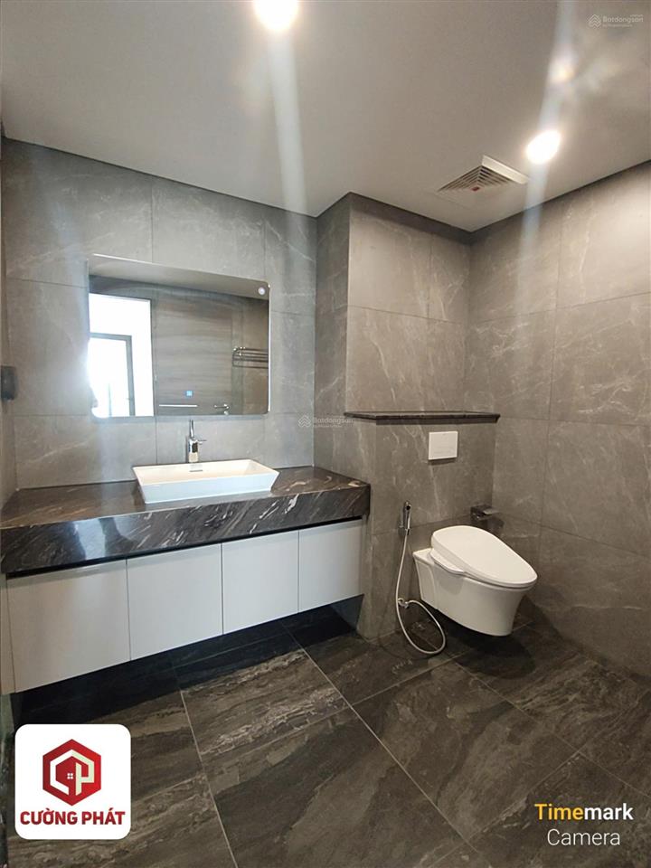 Cho thuê noble crystal riverside 2pn +1  129m2  giá 15tr/th miễn phí quản lí, tầng cao