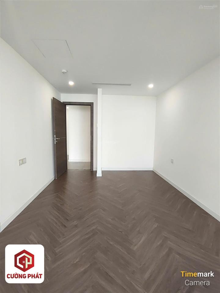 Cho thuê noble crystal riverside 2pn +1  129m2  giá 15tr/th miễn phí quản lí, tầng cao