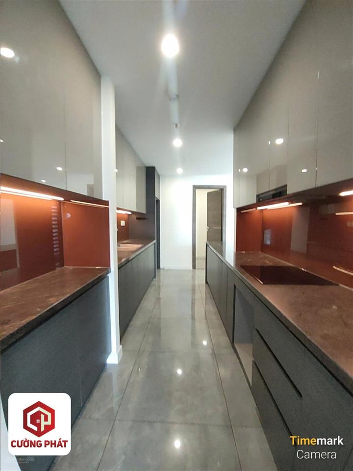 Cho thuê noble crystal riverside 2pn +1  129m2  giá 15tr/th miễn phí quản lí, tầng cao