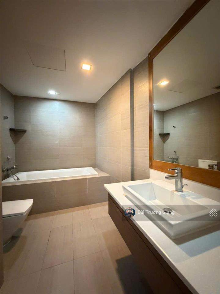 Cho thuê ch noble crystal riverside 3pn, 155m2, giá tốt 22tr/th miễn phí quản lý