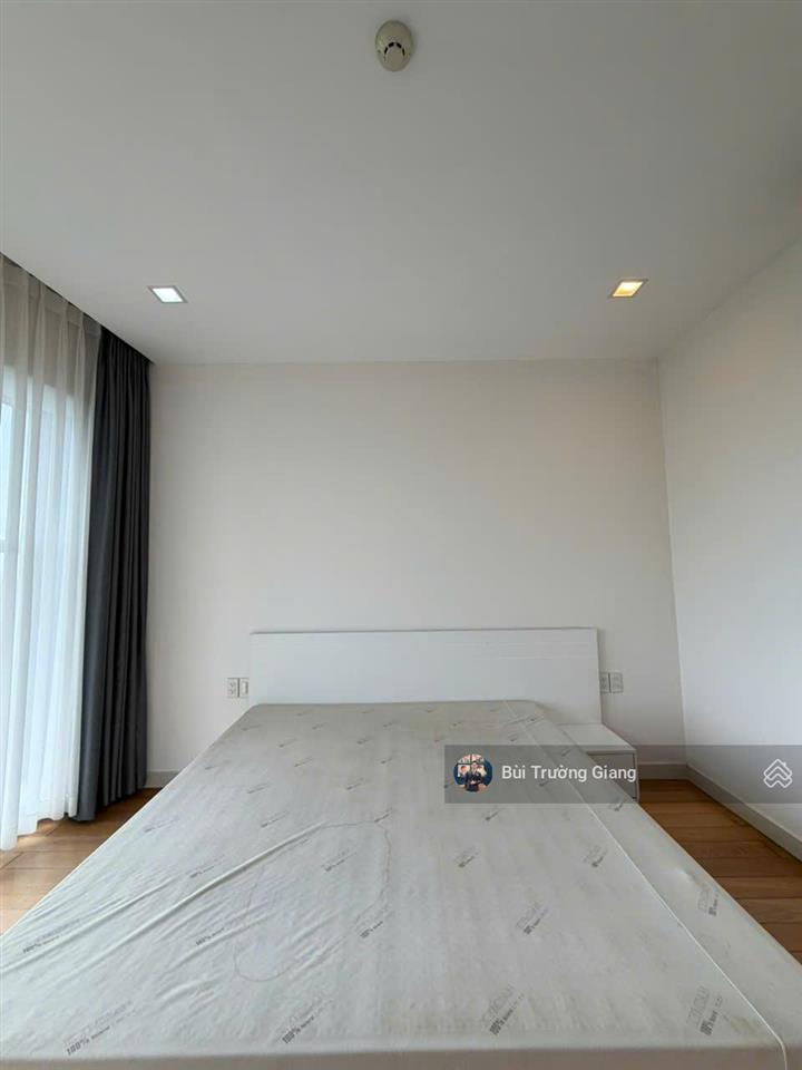 Cho thuê ch noble crystal riverside 3pn, 155m2, giá tốt 22tr/th miễn phí quản lý