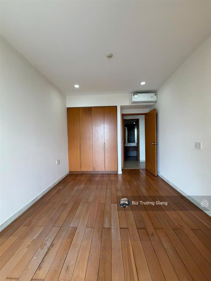 Cho thuê ch noble crystal riverside 3pn, 155m2, giá tốt 22tr/th miễn phí quản lý