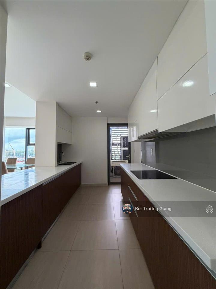 Cho thuê ch noble crystal riverside 3pn, 155m2, giá tốt 22tr/th miễn phí quản lý
