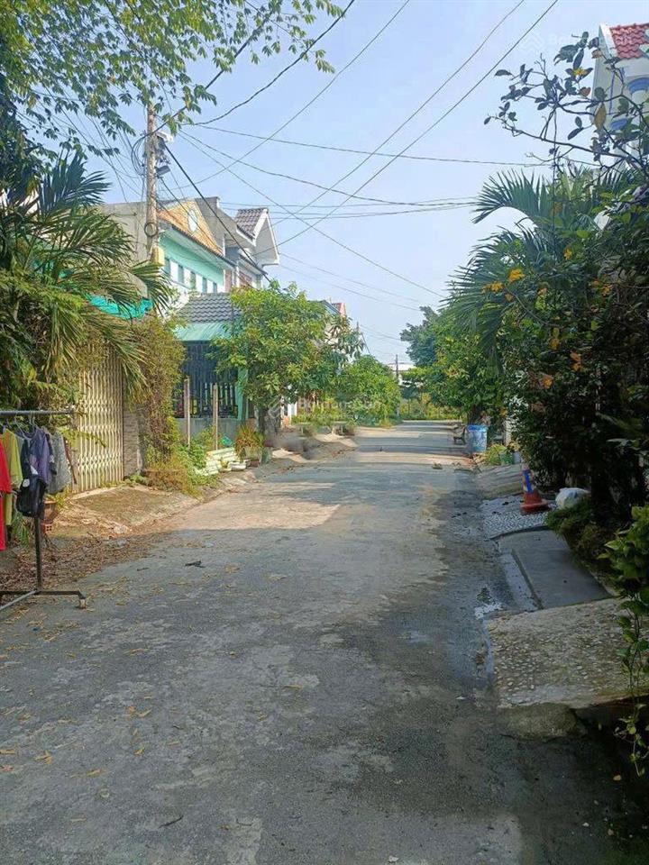 Bán gấp lô đất 96.7m2 gần vin full thổ cư đường rộng2 xe hơi tránh nhau thoải mái. còn thương lượng