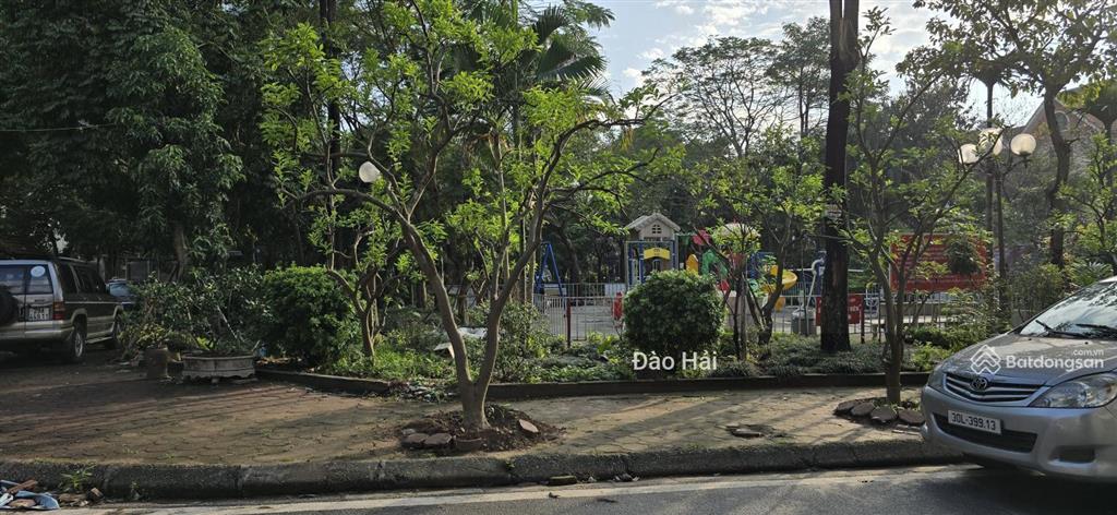 Bán biệt thự linh đàm, 210m2, 5 tầng, thang máy, giá 63 tỷ, view công viên, 100m ra cc melodi