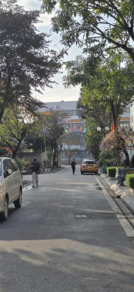 Bán biệt thự linh đàm, 210m2, 5 tầng, thang máy, giá 63 tỷ, view công viên, 100m ra cc melodi