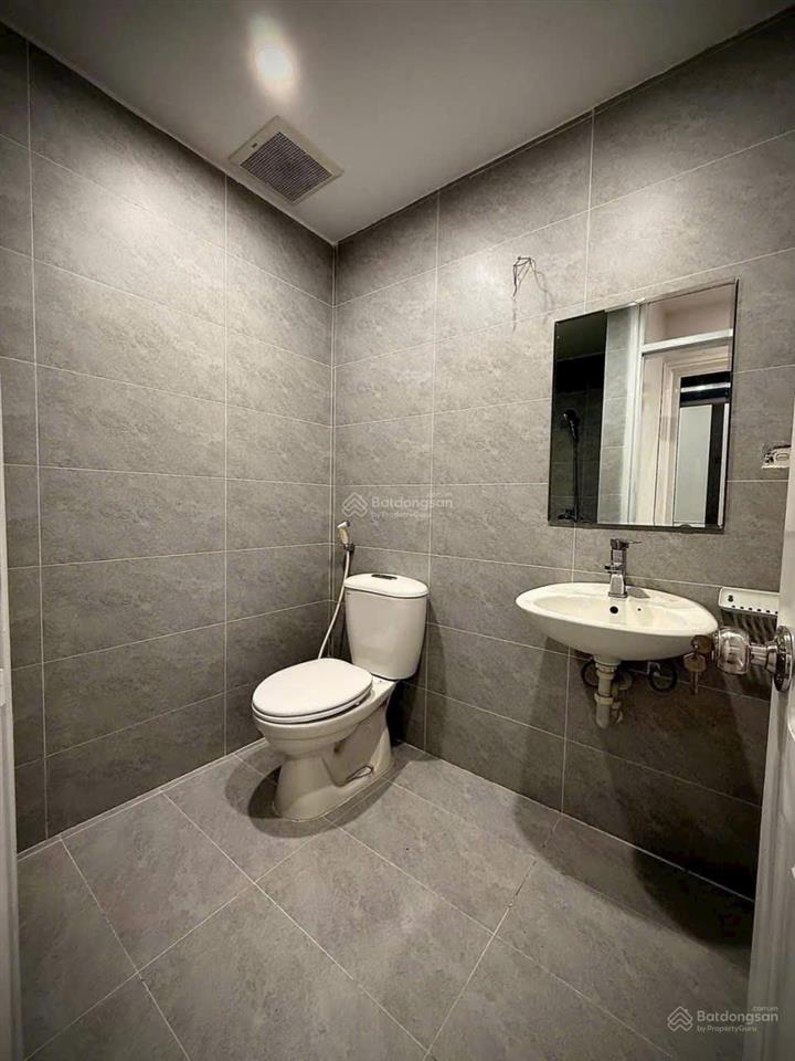 Chính chủ bán gấp căn hộ 2 ngủ tòa b2 hud2 tây nam linh đàm, 68m2, giá 5.47 tỷ, tòa vip linh đàm