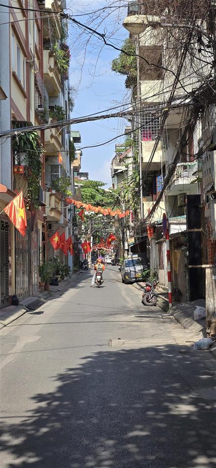 Cực hiếm! bán nhà 2 mặt ngõ, hoàng đạo thành, 60m2x4t, 20.6 tỷ, ô tô vào nhà, đường oto tránh
