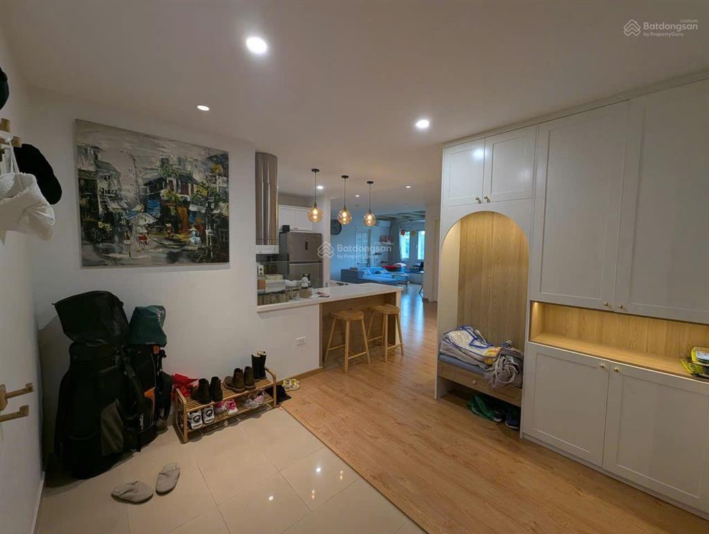 Bán căn hộ chung cư tòa e4 ciputra 150m2, 4pn, 3vs full nội thất như ảnh giá 98tr/m2