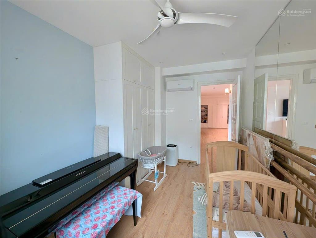 Bán căn hộ chung cư tòa e4 ciputra 150m2, 4pn, 3vs full nội thất như ảnh giá 98tr/m2