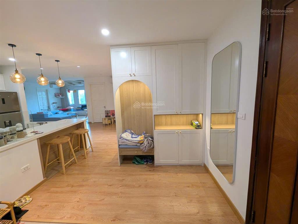 Bán căn hộ chung cư tòa e4 ciputra 150m2, 4pn, 3vs full nội thất như ảnh giá 98tr/m2