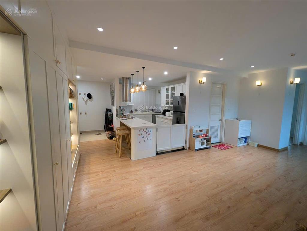 Bán căn hộ chung cư tòa e4 ciputra 150m2, 4pn, 3vs full nội thất như ảnh giá 98tr/m2