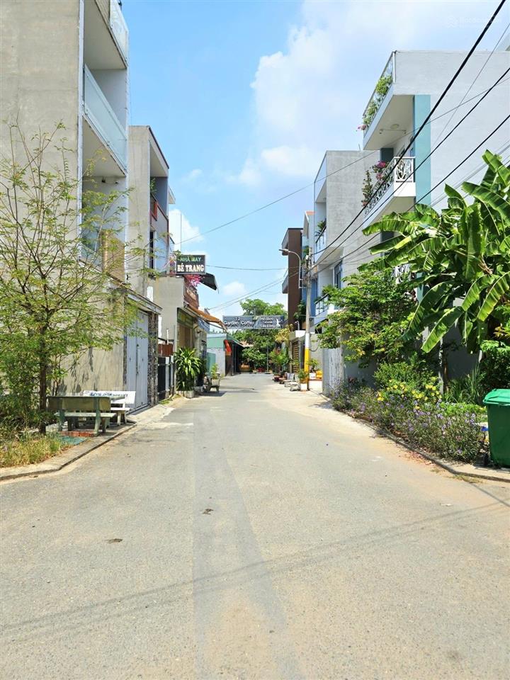 Hàng hiếm bán đất tặng nhà lầu kiên cố đường lã xuân oai, đi bộ ra ủy ban đang cho thuê 7 tr/th
