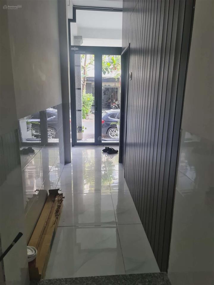 Bán nhà mặt tiền khu gs gò dĩ an, chdv, 4.5x18, 5 tầng, thang máy, dòng tiền 400tr/năm