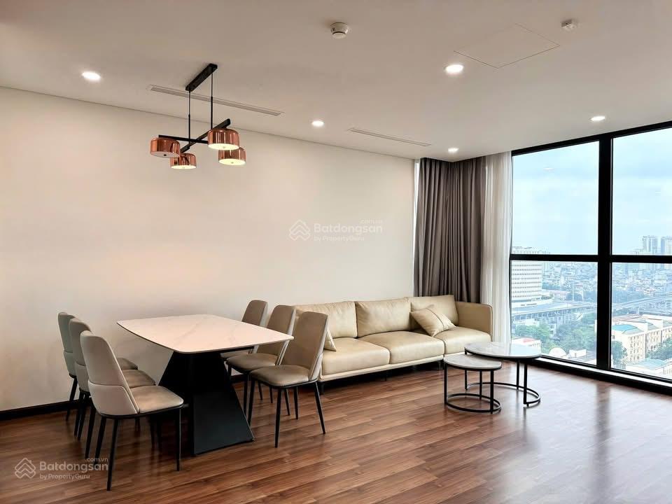 Cho thuê 3pn, toà goldmark city, giá 18 triệu tầng trung view thoáng, có slot oto