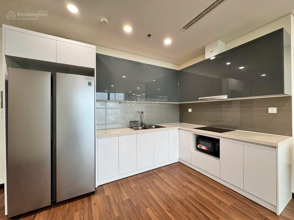 Cho thuê 3pn, toà goldmark city, giá 18 triệu tầng trung view thoáng, có slot oto