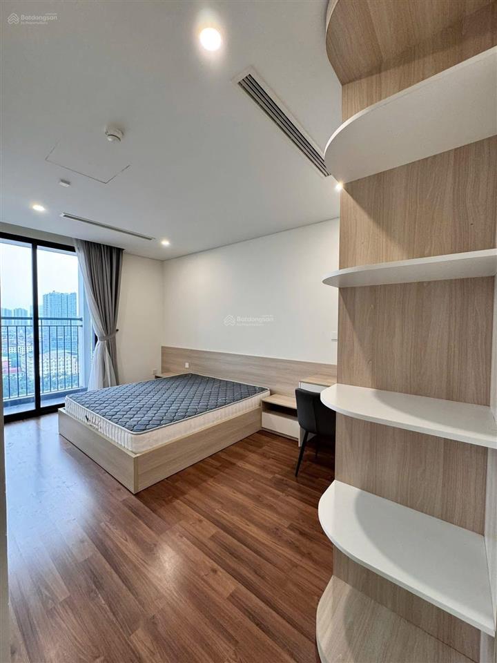 Cho thuê 3pn, toà goldmark city, giá 18 triệu tầng trung view thoáng, có slot oto