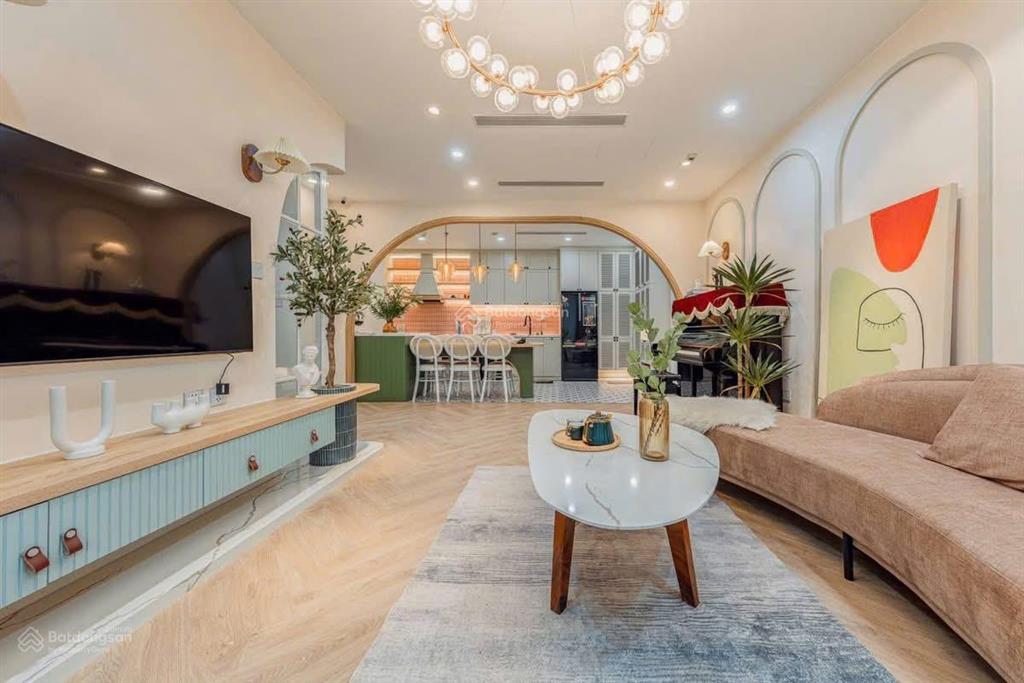 Chính chủ cho thuê 2pn, toà kosmo, giá từ 15 triệu tầng trung view thoáng, có slot oto