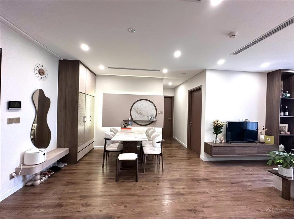 Bql cho thuê cc ngoại giao đoàn 2pn 3pn 4pn duplex ,giá từ 12tr tới 30tr view hồ tầng đẹp, slot oto