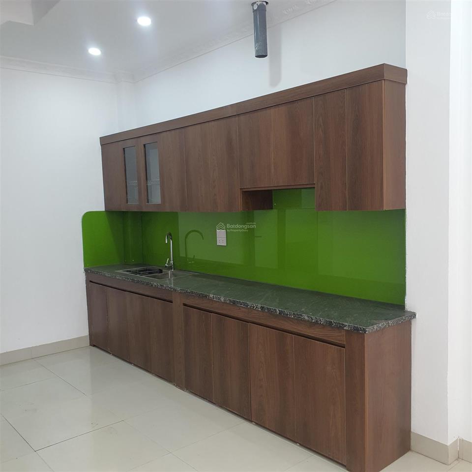 Bán nhà riêng tại yên lộ, 5,96 tỷ, 40m2, 3pn + 3wc + 5 tầng, giá siêu hời, một bức ôtô đỗ uy tín
