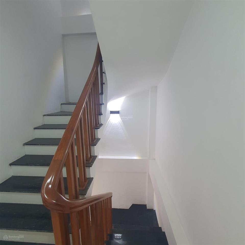 Bán nhà riêng tại yên lộ, 5,96 tỷ, 40m2, 3pn + 3wc + 5 tầng, giá siêu hời, một bức ôtô đỗ uy tín