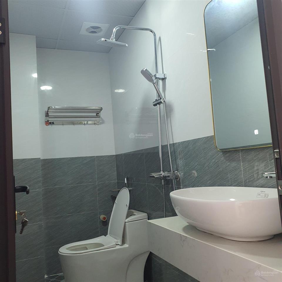 Bán nhà riêng tại yên lộ, 5,96 tỷ, 40m2, 3pn + 3wc + 5 tầng, giá siêu hời, một bức ôtô đỗ uy tín