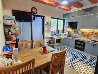 Rất thoáng! nhà phan đình giót, 43m, 5 tầng, 9 tỷ, gần hồ sen ô tô đỗ, ngõ trải nhựa