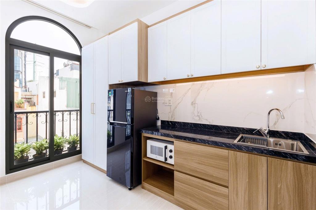 Cho thuê chdv cao cấp, ngay trung tâm khu phố ẩm thực phan xích long