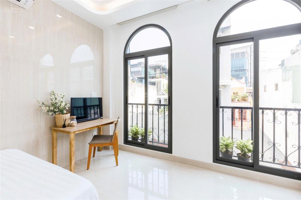 Cho thuê chdv cao cấp, ngay trung tâm khu phố ẩm thực phan xích long
