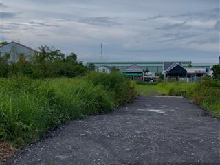 Đất kế công an cần đước, 530tr/100m2, cách đường tránh ql50 chỉ 100m. shr, full thổ cư, hạ tầng ok.