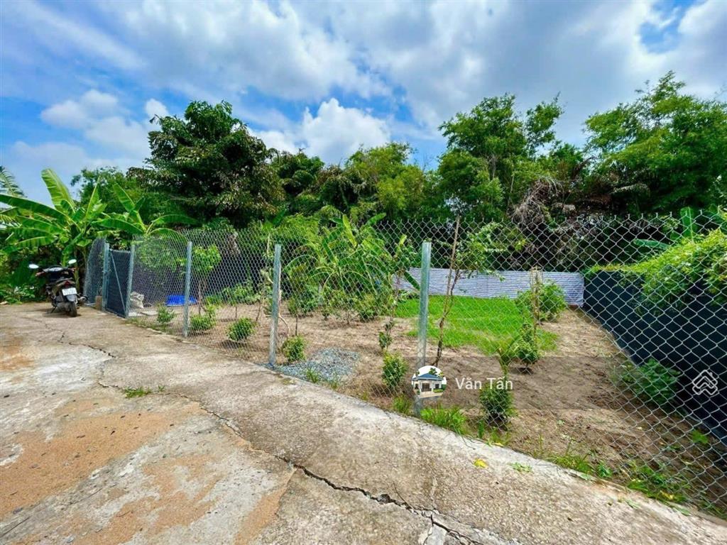 96m2/680tr đất thổ ở tân quý tây, bình chánh, cách chợ hưng long 1km. shr, xây tự do