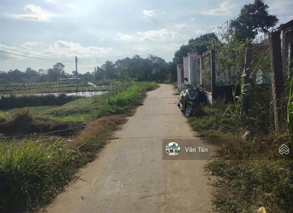 Đất nền xã quy đức, bình chánh. 128m2/720tr. cách mt đoàn nguyễn tuấn chỉ 40m. sổ 2025, full thổ