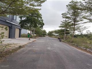 Bán đất biển điện ngọc, dt 141m2 ngang 6 m, sát sông gần biển cực thoáng mát, đất sạch hoàn toàn.