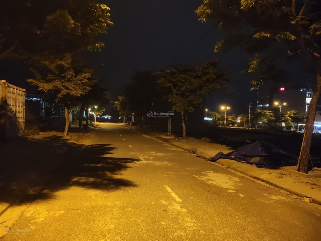 Đất cạnh sông cổ cò, dt 100m2, sạch đẹp, ngang 5 m, hạ tầng hoàn chỉnh điện nước, cách biển 1.5 km.