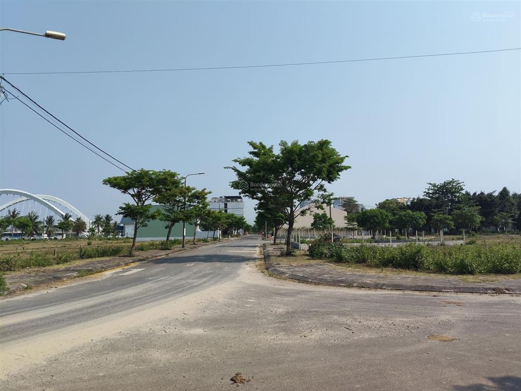 Đất cạnh sông cổ cò, dt 100m2, sạch đẹp, ngang 5 m, hạ tầng hoàn chỉnh điện nước, cách biển 1.5 km.