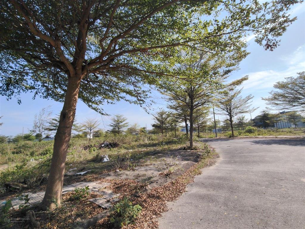 Hot! đất biển dt 110m2, ngang 6 m, thoáng 2 mặt tiền, kđt sentosa, cách sông 100m, cách biển 1.5 km
