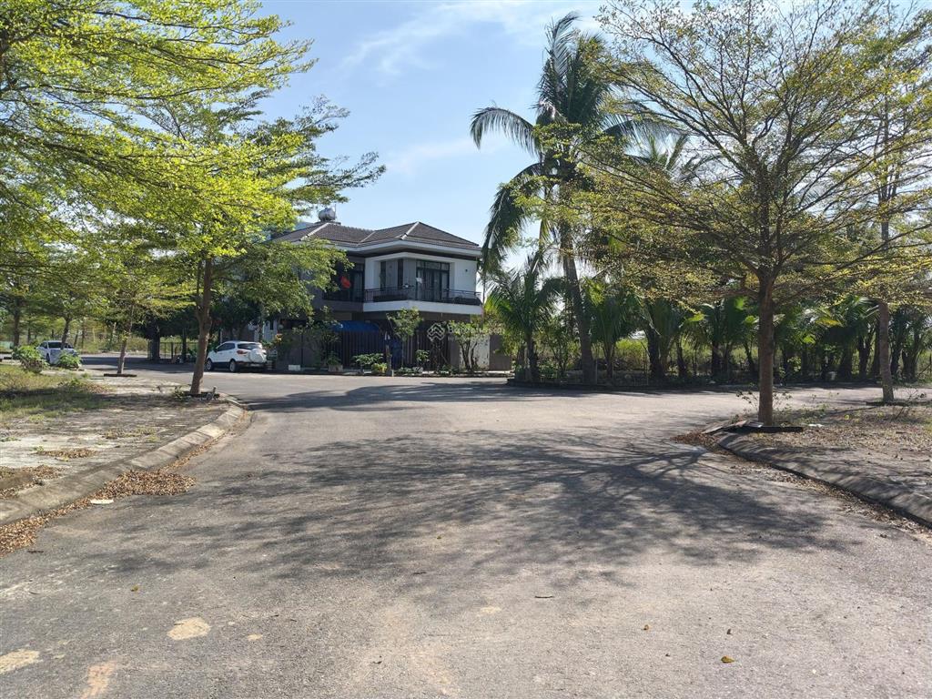 Hot! đất biển dt 110m2, ngang 6 m, thoáng 2 mặt tiền, kđt sentosa, cách sông 100m, cách biển 1.5 km