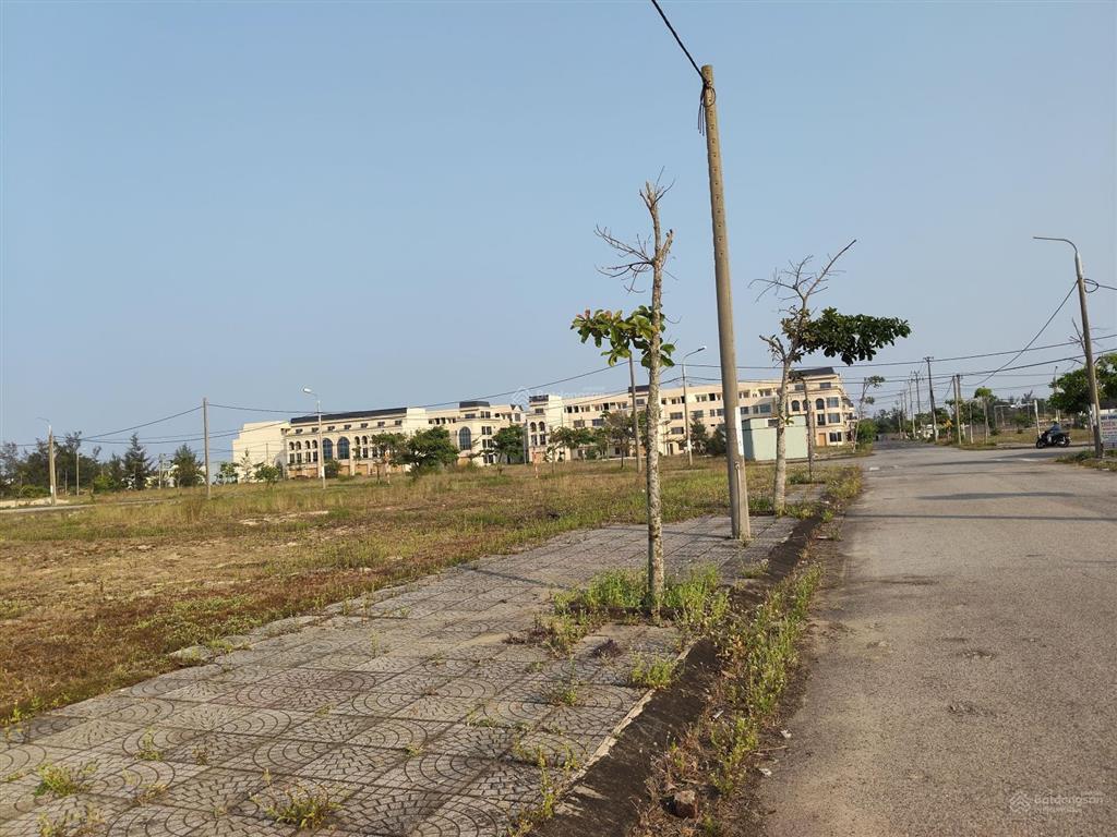 Hot!!! đất biển đn 110m2,giá 3.05 tỷ, đường 7.5m,nhìn thấy sông cổ cò, cách biển viêm đông 2 km.