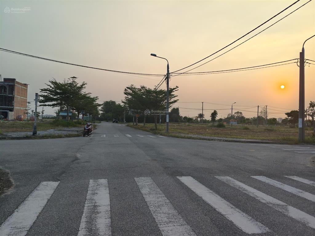 Hot!!! đất biển đn 110m2,giá 3.05 tỷ, đường 7.5m,nhìn thấy sông cổ cò, cách biển viêm đông 2 km.