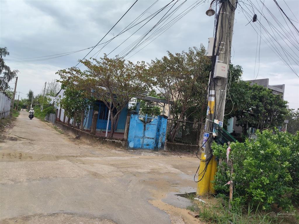Bán đất dt 100m2, giá chỉ 1.4 tỷ, trục bê tông ô tô thông tứ hướng, dân cư văn minh, khu vực mát mẻ