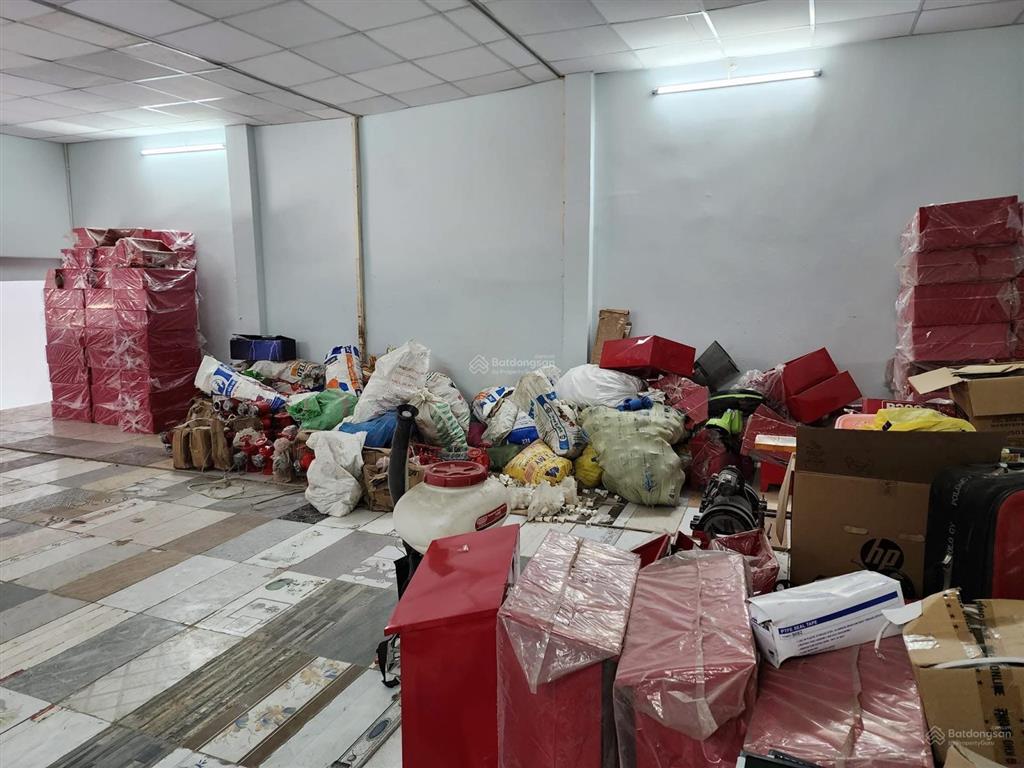 Chính chủ kẹt tiền cần bán gấp nhà sạch sẽ, tiện ở, làm kho, xưởng nhỏ, đầy đủ điện nước